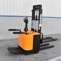 Forklift Stacker Muatan Listrik